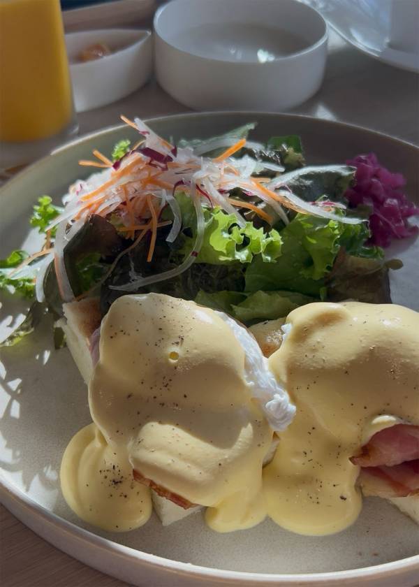 「隈研吾デザイン・宮崎シティホテル宿泊レポ」武智志穂の沖縄でのんびり双子育児 Vol.62 | HugMug