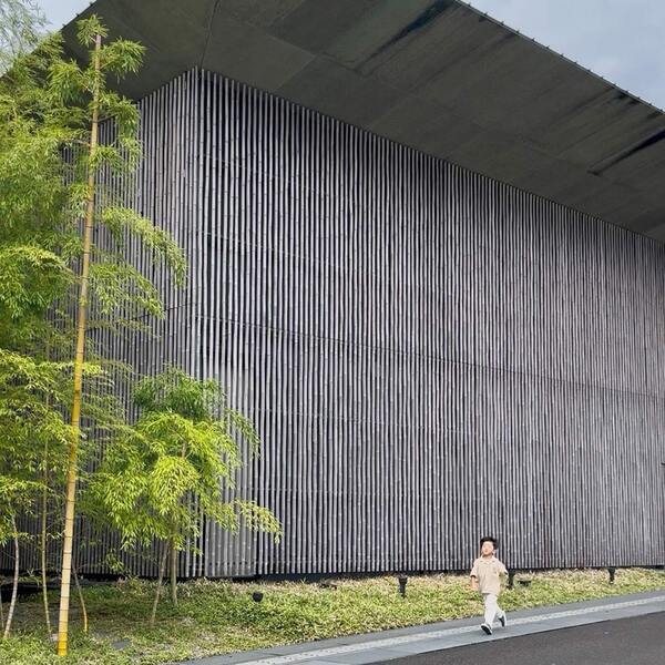 「隈研吾デザイン・宮崎シティホテル宿泊レポ」武智志穂の沖縄でのんびり双子育児 Vol.62 | HugMug