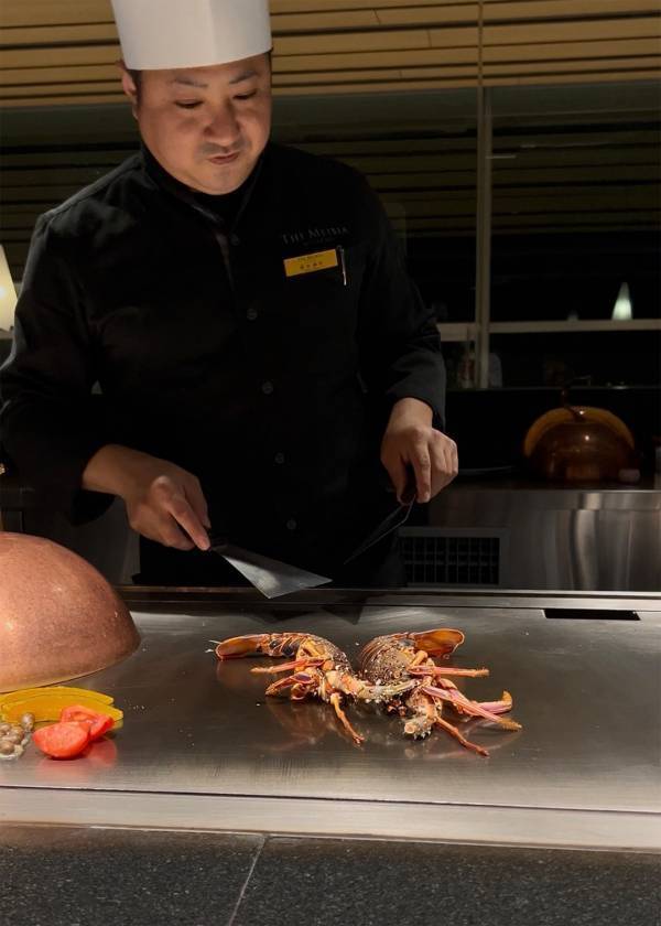 「隈研吾デザイン・宮崎シティホテル宿泊レポ」武智志穂の沖縄でのんびり双子育児 Vol.62 | HugMug