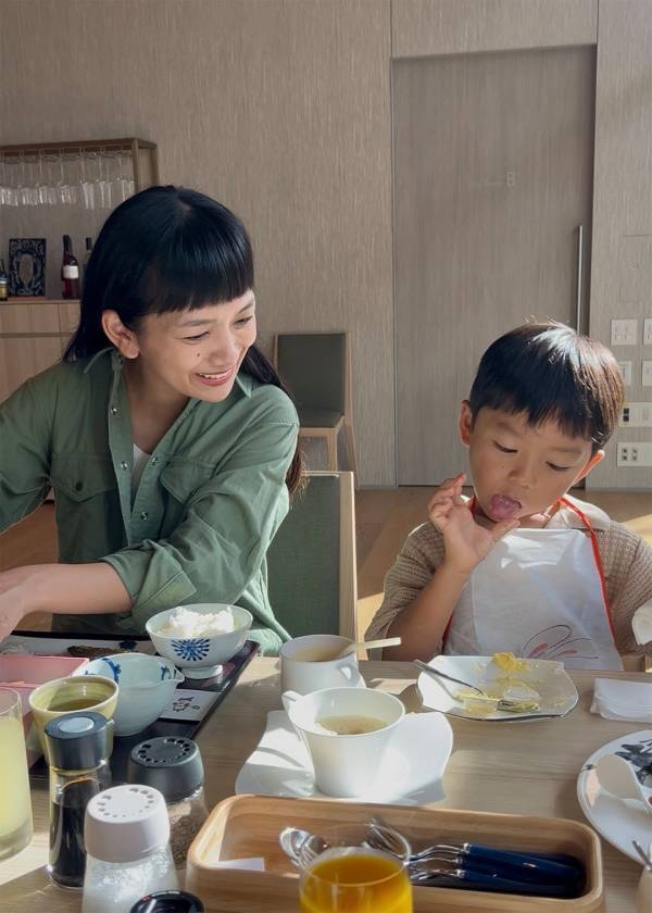 「隈研吾デザイン・宮崎シティホテル宿泊レポ」武智志穂の沖縄でのんびり双子育児 Vol.62 | HugMug