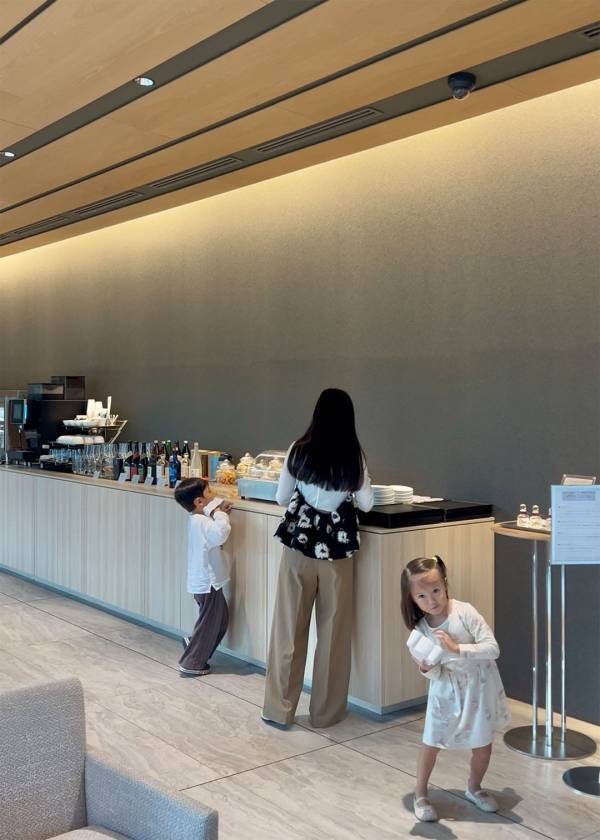 「隈研吾デザイン・宮崎シティホテル宿泊レポ」武智志穂の沖縄でのんびり双子育児 Vol.62 | HugMug