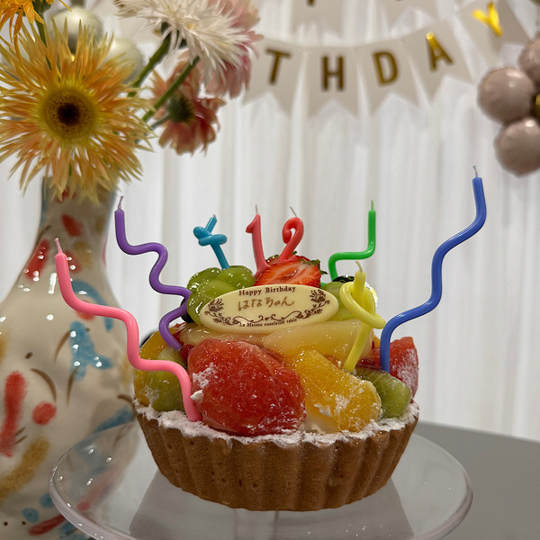 【セリア】のキャンドルがクネクネくるくるに大変身！ お湯だけでできる簡単アレンジ術 | HugMug