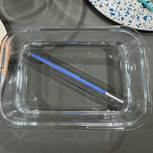 【セリア】のキャンドルがクネクネくるくるに大変身！ お湯だけでできる簡単アレンジ術 | HugMug