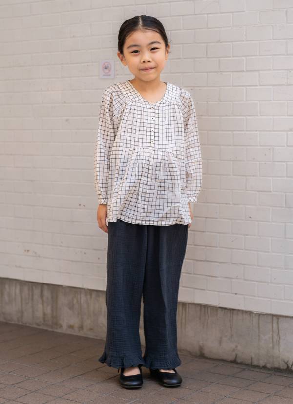 おしゃれを上品に仕上げるモノトーンコーデ！ニットやスウェードで季節感アップ | HugMug