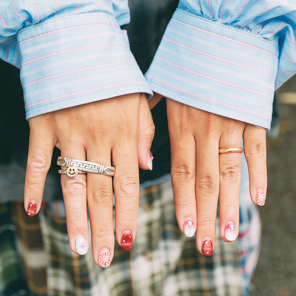 チェック×タイダイ染めで秋を満喫！ おしゃれ親子のリンクコーデ | HugMug