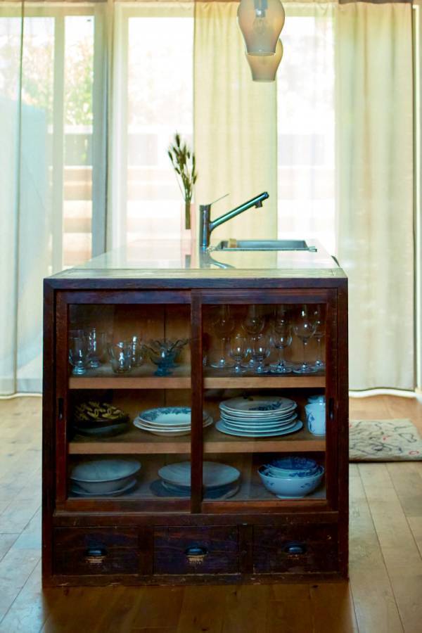センスのいい家族が暮らす家【食器棚6選】 | HugMug