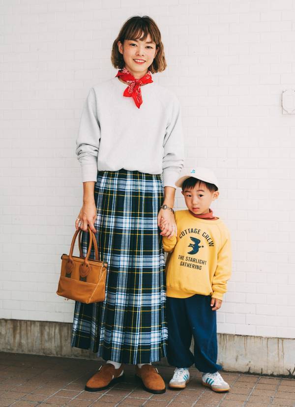 万能スウェットをおしゃれにアップデート！ 秋色であったか親子コーデ | HugMug