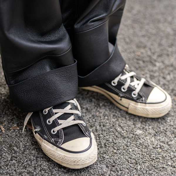 「ZARA」でつくる秋コーデがおしゃれ！季節感を意識した素材選びに拍手！ | HugMug