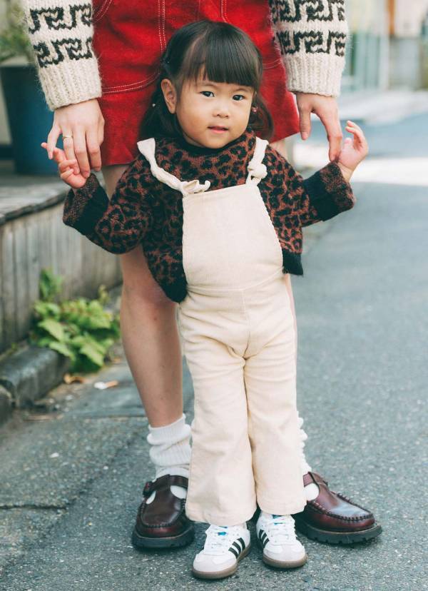 古着MIXでおしゃれ度爆上げ！ サロペットリンクした冬のファミリーコーデ | HugMug