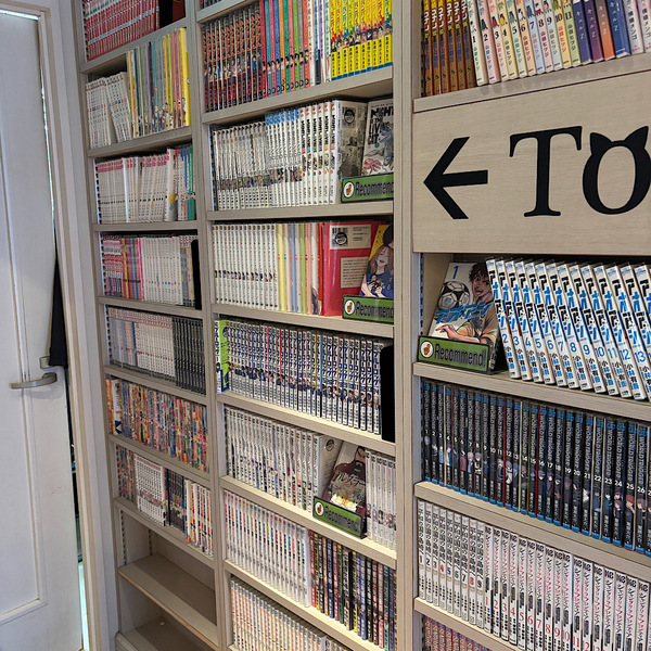 漫画読み放題・フリードリンクな猫カフェ 【mocha】猫ちゃんおやつも豊富で天国すぎる！ | HugMug