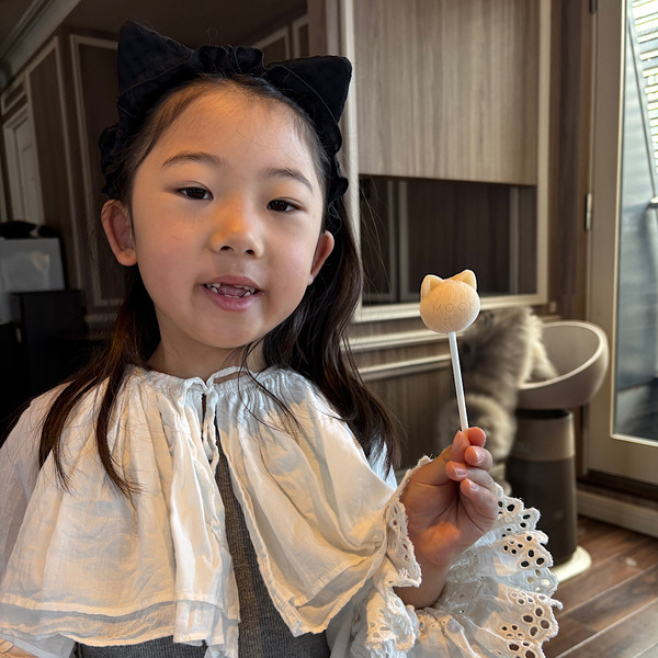 漫画読み放題・フリードリンクな猫カフェ 【mocha】猫ちゃんおやつも豊富で天国すぎる！ | HugMug