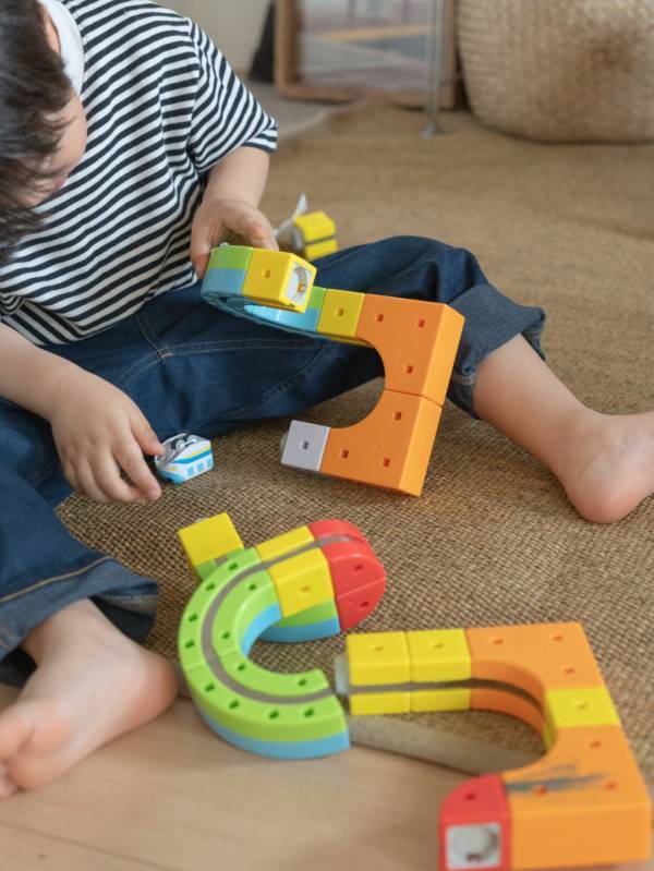 クリスマスプレゼントにおすすめ【3〜4歳】買ってよかったヘビロテ知育玩具4選 | HugMug