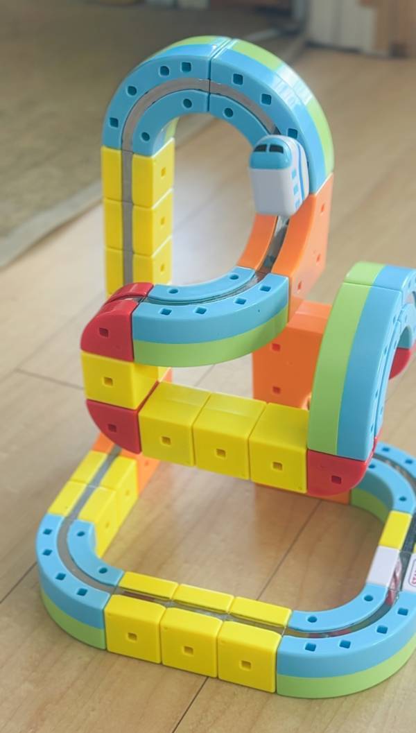 クリスマスプレゼントにおすすめ【3〜4歳】買ってよかったヘビロテ知育玩具4選 | HugMug