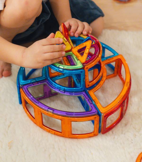 クリスマスプレゼントにおすすめ【3〜4歳】買ってよかったヘビロテ知育玩具4選 | HugMug