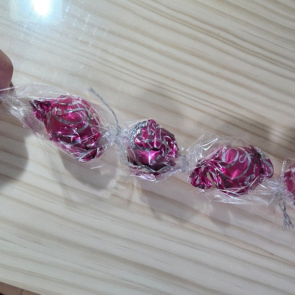 不器用さんでもOK！【100均】アイテムで簡単可愛いクリスマスラッピング | HugMug