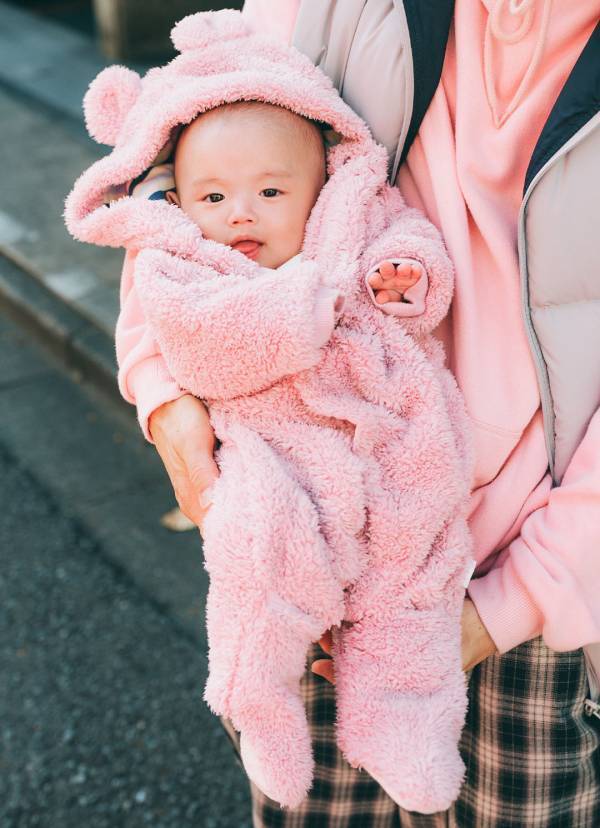 【スリーコインズ】【ユニクロ】も活躍！ ピンクづくしのおしゃれファミリーコーデ | HugMug