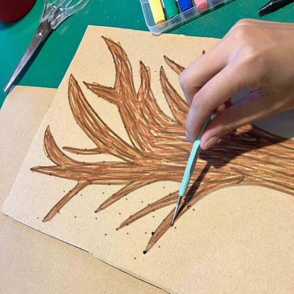 【材料3つだけ】秋を感じる紅葉の工作「葉っぱアート」を子どもとチャレンジ！ | HugMug