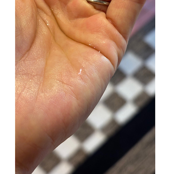 美容師さんも絶賛！甘すぎない香りに癒される2025年ベストヘアオイル | HugMug