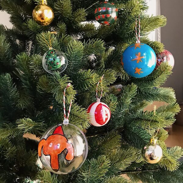 材料は【DAISO】で揃っちゃう！簡単クリスマスオーナメントを子どもと一緒に作ろう！ | HugMug