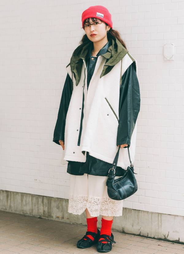 異素材レイヤードのバランスが神！ヴィンテージMIXで技ありコーデ | HugMug