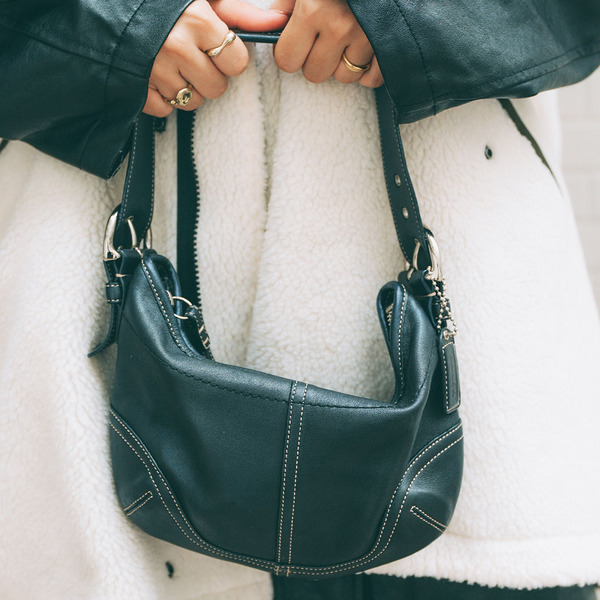 異素材レイヤードのバランスが神！ヴィンテージMIXで技ありコーデ | HugMug