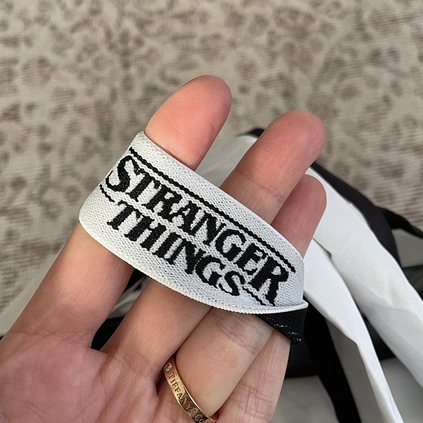 完売続出！3COINSのストレンジャー・シングス グッズが日常使いできるアイテム勢揃い！ | HugMug