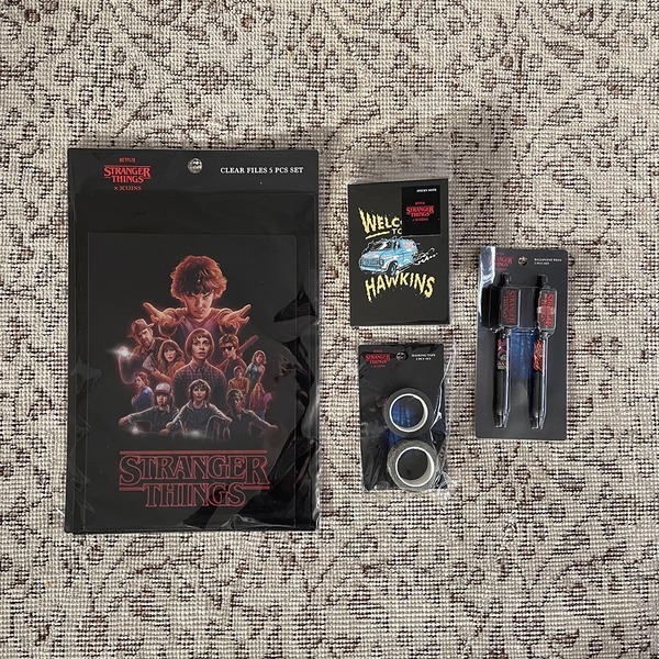 完売続出！3COINSのストレンジャー・シングス グッズが日常使いできるアイテム勢揃い！ | HugMug