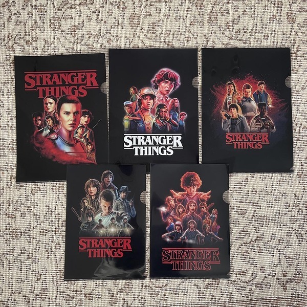 完売続出！3COINSのストレンジャー・シングス グッズが日常使いできるアイテム勢揃い！ | HugMug