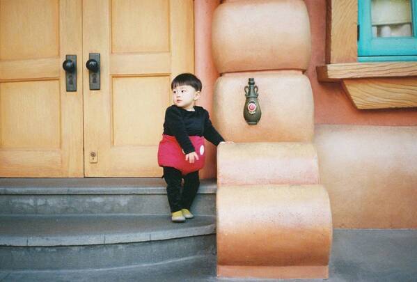 【子連れディズニー】防寒バッチリ！モコモコなりきりコーデで極寒クリスマスも快適に | HugMug