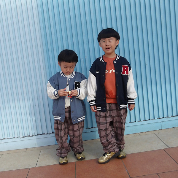 キッズ展開あったの！？【ホーキンス】のキッズスニーカーが大流行の予感！ | HugMug