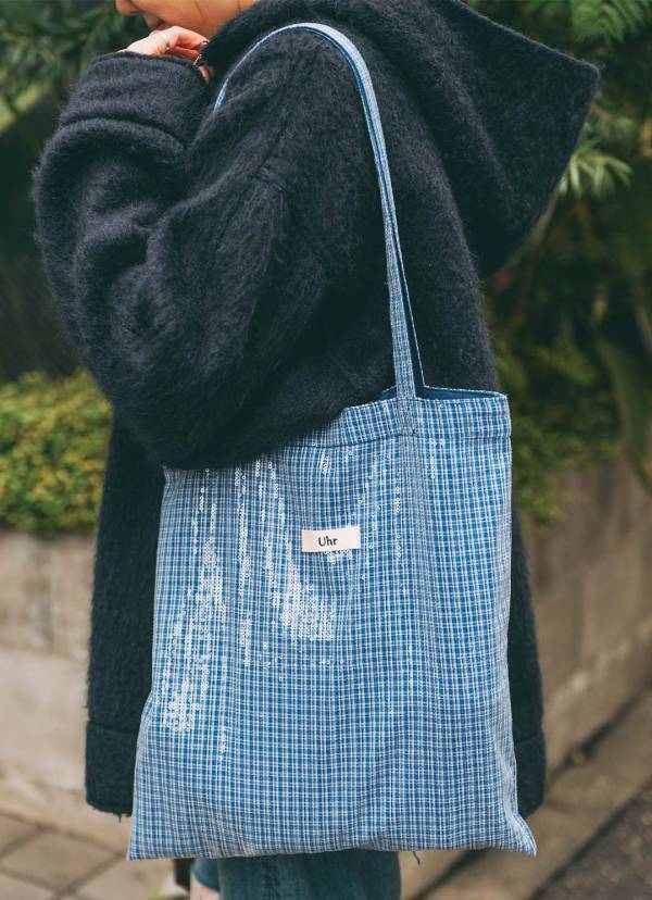 レースタイツ見せが今っぽい！ 冬のデニムスタイル新定番 | HugMug