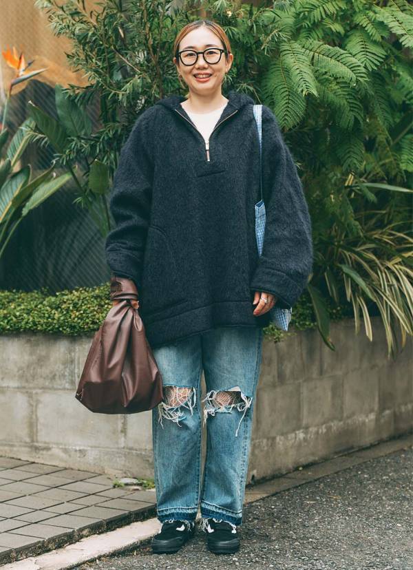 レースタイツ見せが今っぽい！ 冬のデニムスタイル新定番 | HugMug