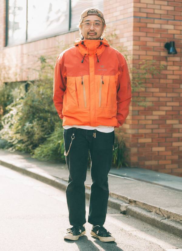 あったか暖色アウターで夫婦リンク♪ アウトドア×シティで即こなれ見え  | HugMug