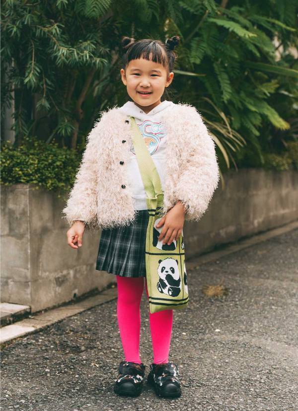 『ユニクロ』でおしゃれ親子コーデ。チェック×ヴィヴィットカラーを仲良しシェア | HugMug