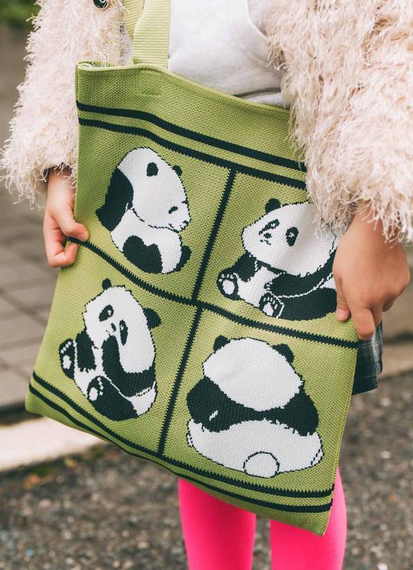 『ユニクロ』でおしゃれ親子コーデ。チェック×ヴィヴィットカラーを仲良しシェア | HugMug