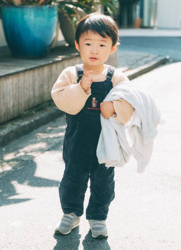 古着MIXでおしゃれ度爆上げ！洗練ネイビーをシェアした冬のファミリーコーデ | HugMug