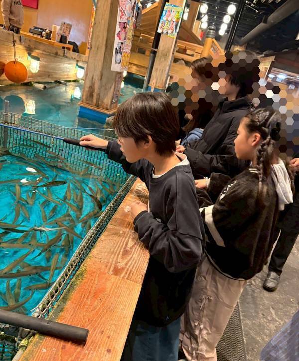 子連れ大阪【新世界】が最高！ 串カツ・通天閣滑り台・釣り体験で1日満喫 | HugMug