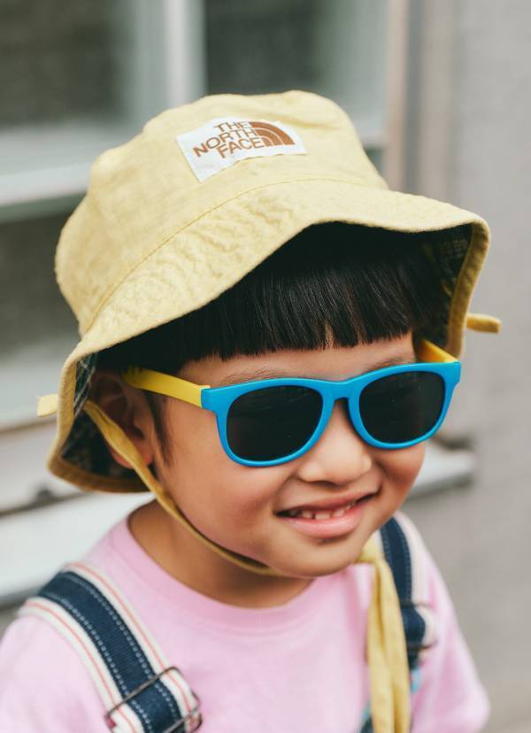 ハンドメイドのニットが主役！ ピンク×デニムをシェアした親子コーデがおしゃれ | HugMug