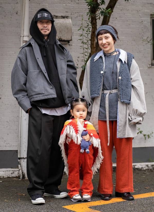 温度調節しやすい【ベスト】のお手本コーデ。ジャケットやシャツをレイヤード | HugMug