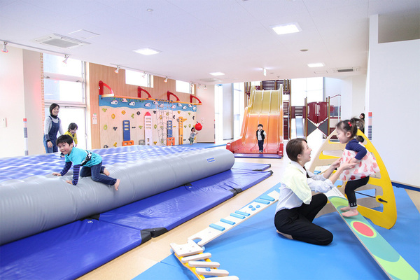 雨でも思いっきり遊べる！ 福岡の室内遊び場 15選 | HugMug