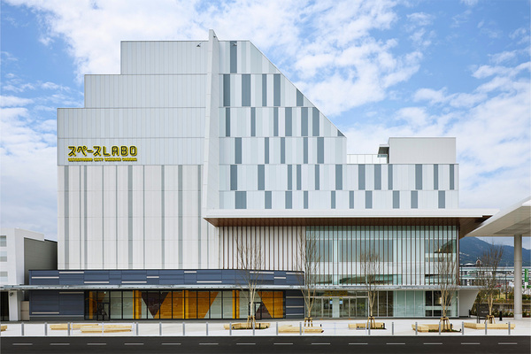 雨でも思いっきり遊べる！ 福岡の室内遊び場 15選 | HugMug