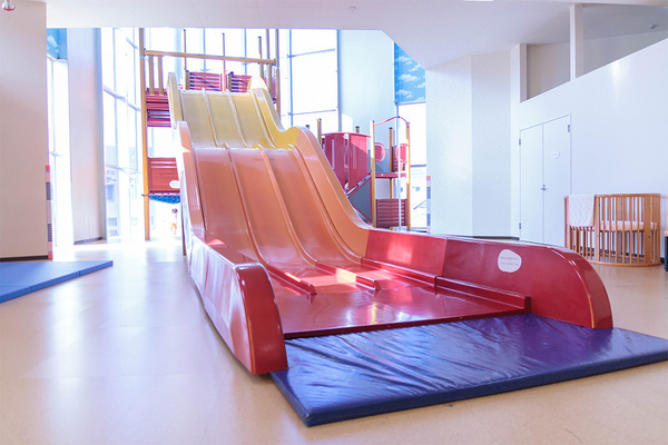 雨でも思いっきり遊べる！ 福岡の室内遊び場 15選 | HugMug