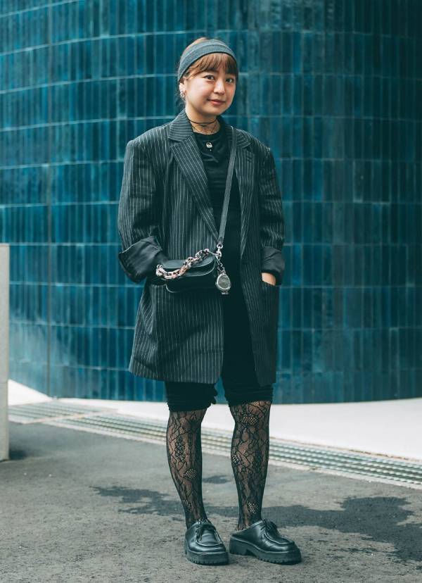 【オールブラック VS マルチカラー】親子で色を楽しむ冬コーデがおしゃれ | HugMug