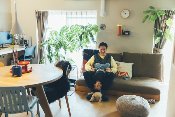 センスのいい家族が暮らす家【vol.21 モダンとぬくもりが融合する家・小松岳さん、木綿さん邸】 | HugMug