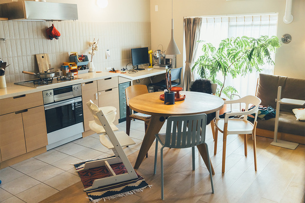 センスのいい家族が暮らす家【vol.21 モダンとぬくもりが融合する家・小松岳さん、木綿さん邸】 | HugMug