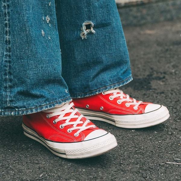 子どもから大人まで愛される、名作「コンバース」でファミリーリンクコーデ | HugMug