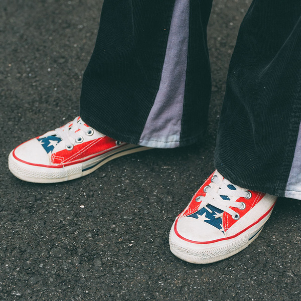 子どもから大人まで愛される、名作「コンバース」でファミリーリンクコーデ | HugMug