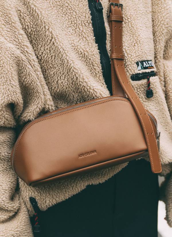 ボアアウターをつかった大人のカジュアルコーデ術。すっきりシルエットでメリハリをオン | HugMug