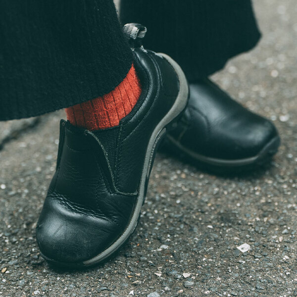 夫婦で旬なブラウンをシェア！  ヴィンテージMIXでこなれ感を加速 | HugMug