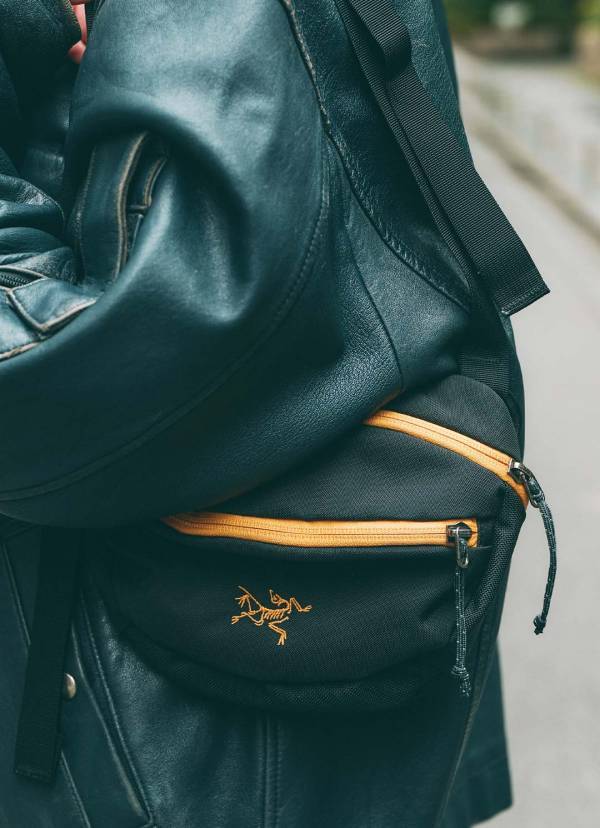 夫婦で旬なブラウンをシェア！  ヴィンテージMIXでこなれ感を加速 | HugMug